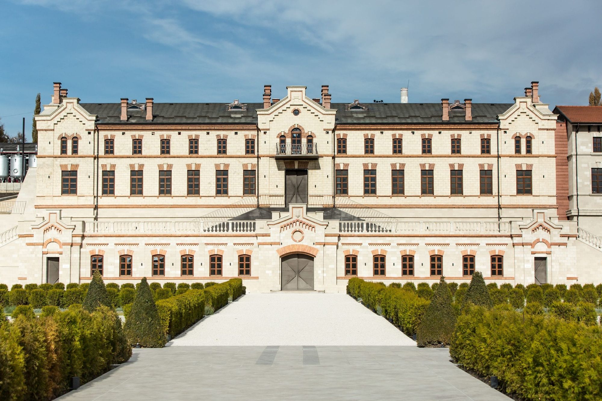 Chisinau City Tour & Castel Mimi